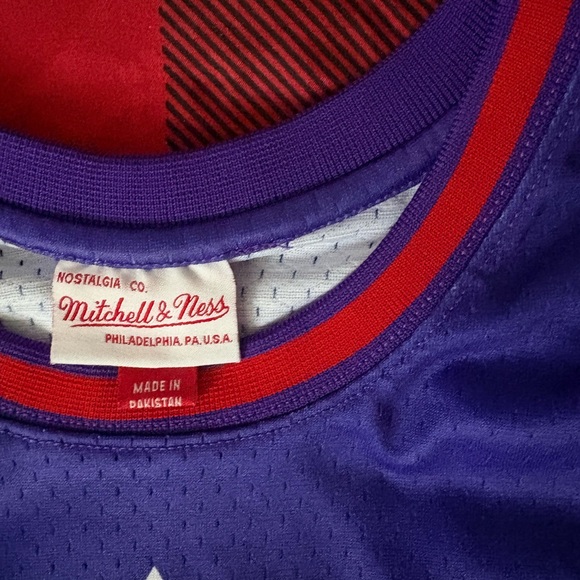 Toronto Rapters jersey - Picture 7 of 7